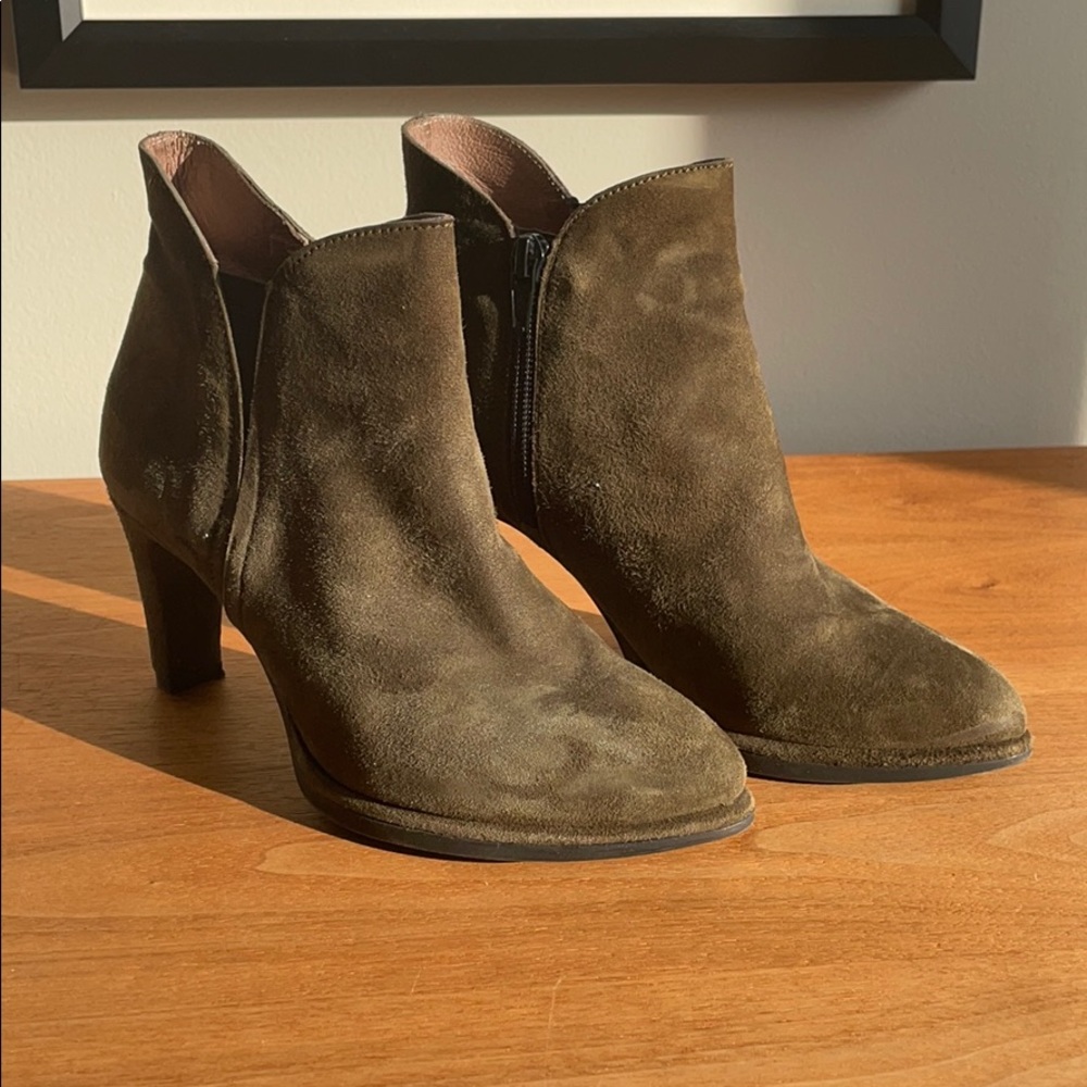 Wonders Olive Green Waterproof Ankle Boots-Size 6
